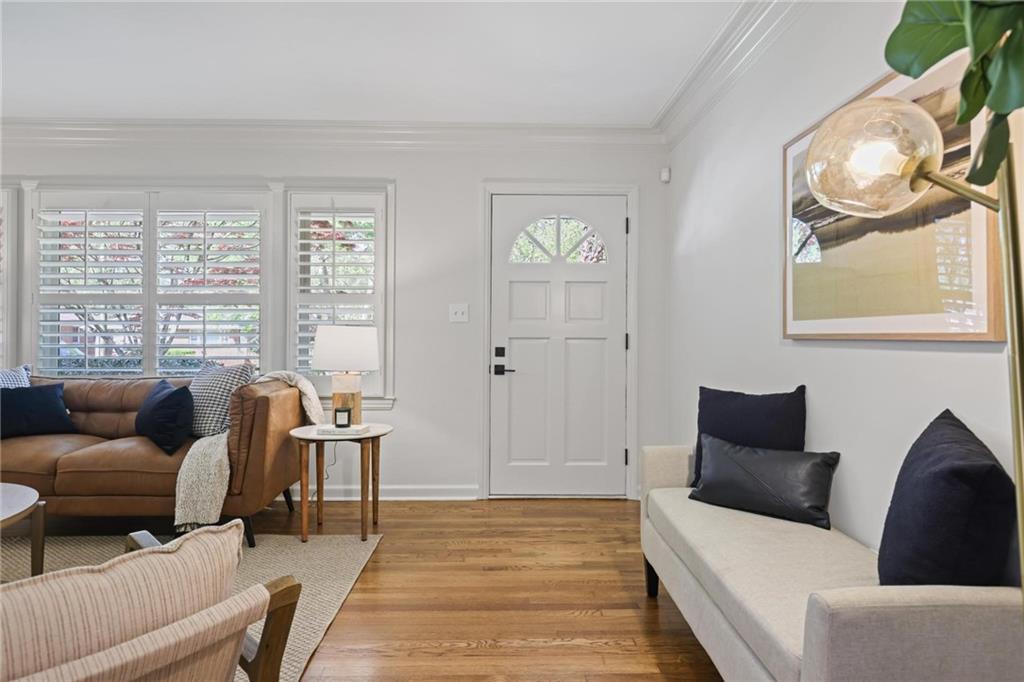 922 Stokeswood Avenue SE