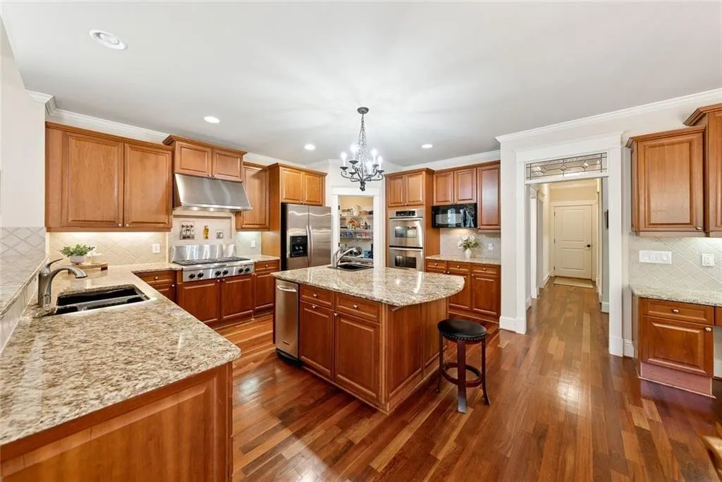 Alpharetta, Georgia 30004, United States, 5 Bedrooms Bedrooms, ,6 BathroomsBathrooms,Residential,Active,8508