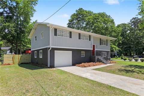 Homes For Sale - 105 Buckhurst Way<br/> Atlanta, GA 30349