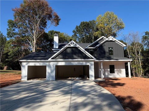 Homes For Sale - 126 Holders Siding Road<br/> Jefferson, GA 30549