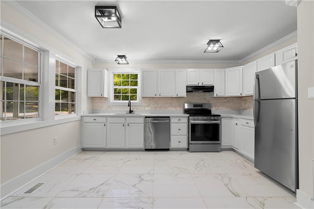 1271 Hayes Street, Madison, Georgia image 3
