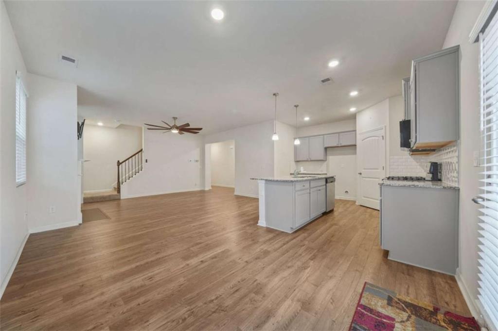 826 Bentley Drive, Fairburn, Georgia image 9