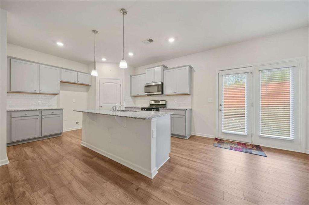 826 Bentley Drive, Fairburn, Georgia image 7