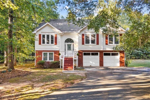 Homes For Sale - 215 Somerset Drive<br/> Covington, GA 30016