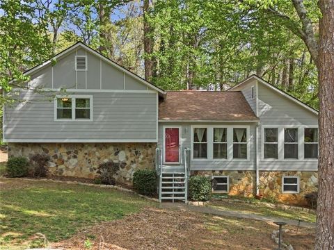 Photo of 5024 Gunners Run, Roswell, GA 30075 (MLS # 7750100)
