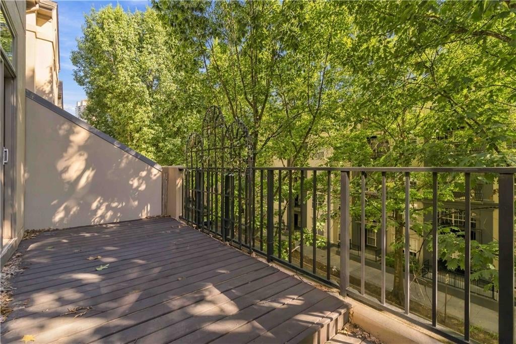 3475 OAK VALLEY RD. NE 140