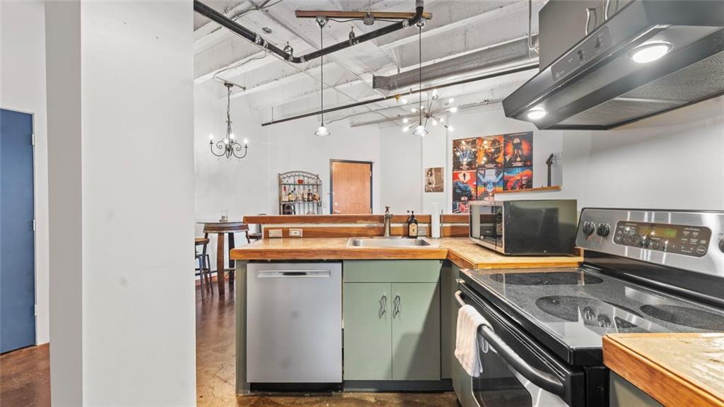 878 Peachtree Street NE 306