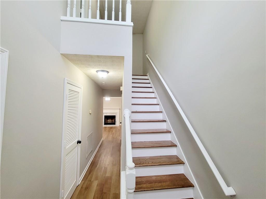 1379 Vintage Pointe Drive, Lawrenceville, Georgia image 3