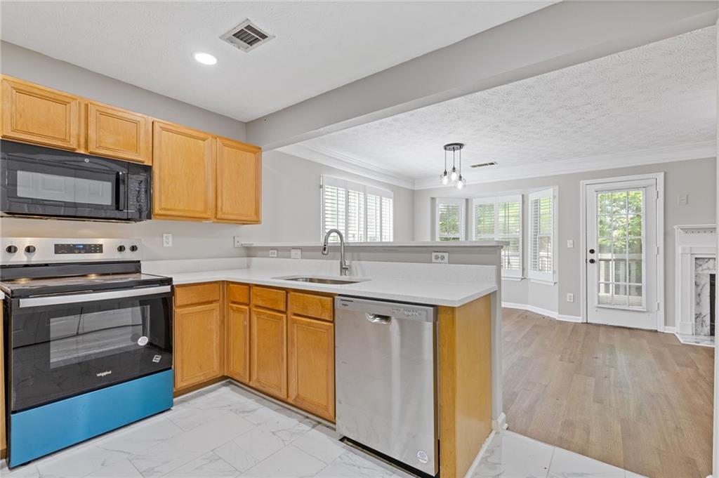 1379 Vintage Pointe Drive, Lawrenceville, Georgia image 12