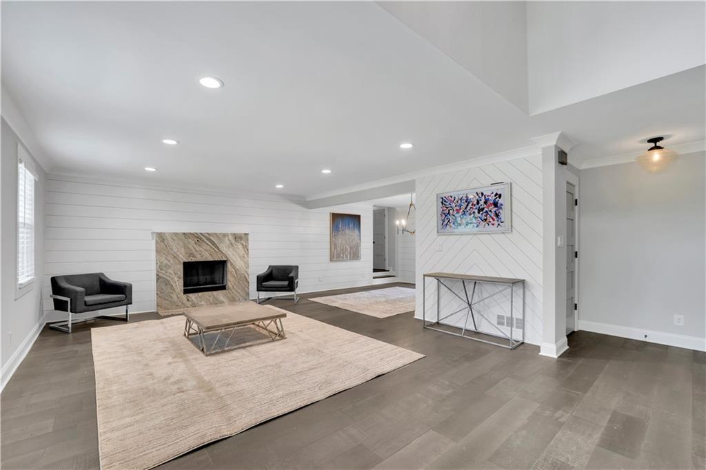 2506 Octavia Lane