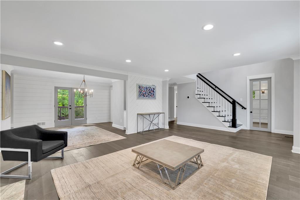 2506 Octavia Lane