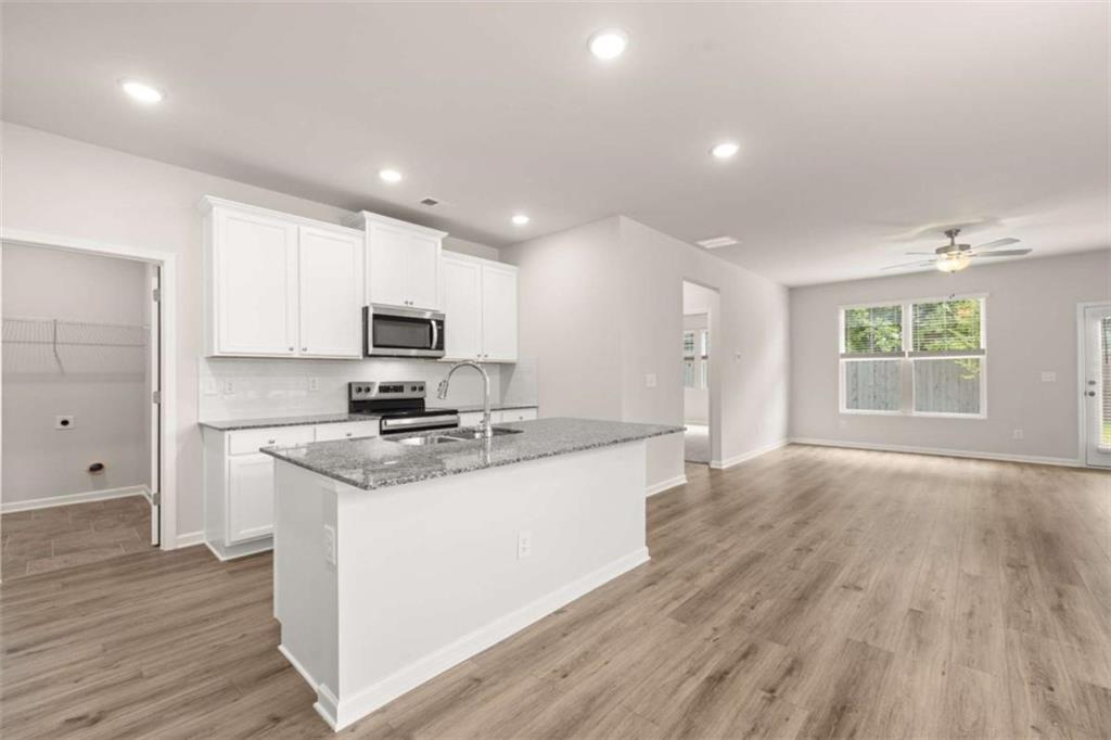 1234 Riverstone Road