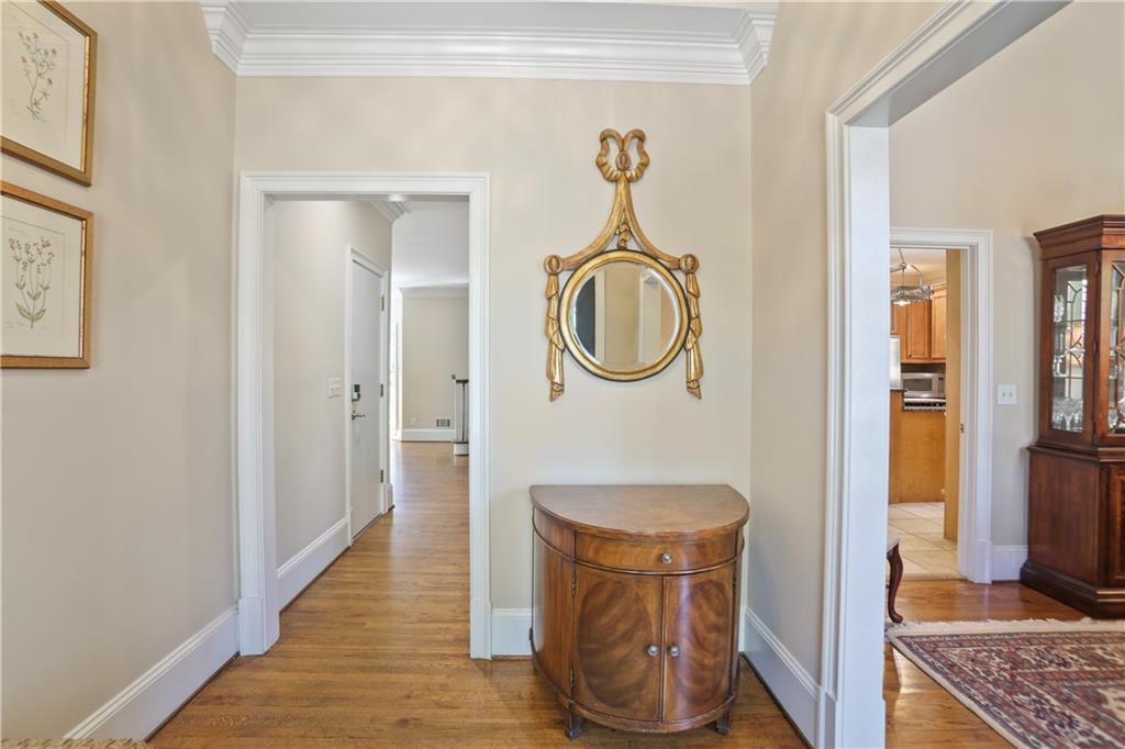 1097 Sheridan Park NE