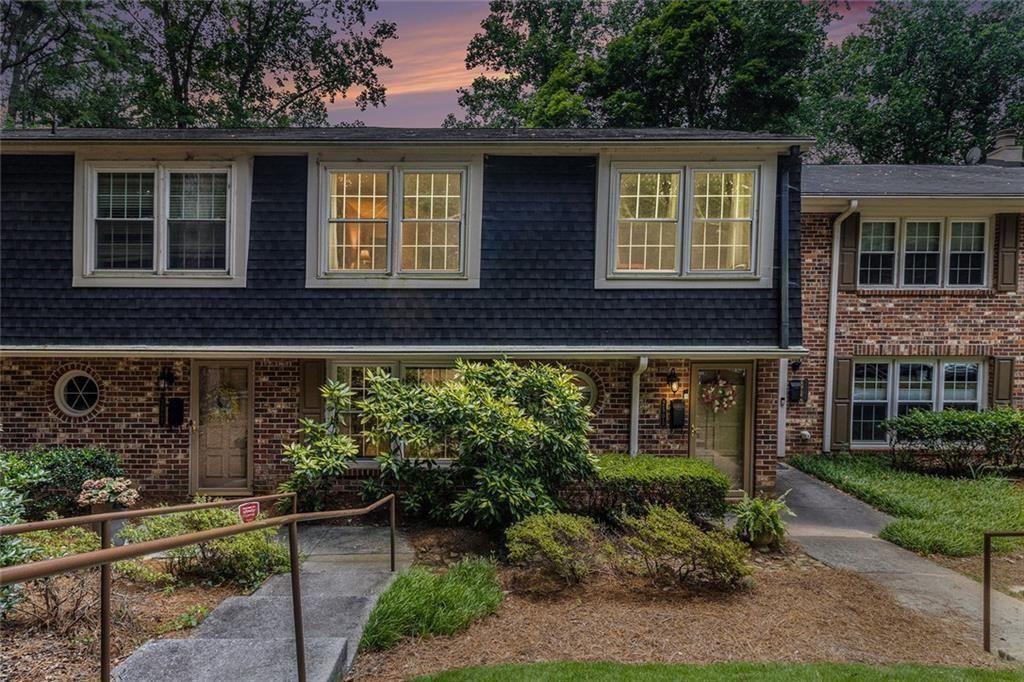 2505 NE Northlake NE