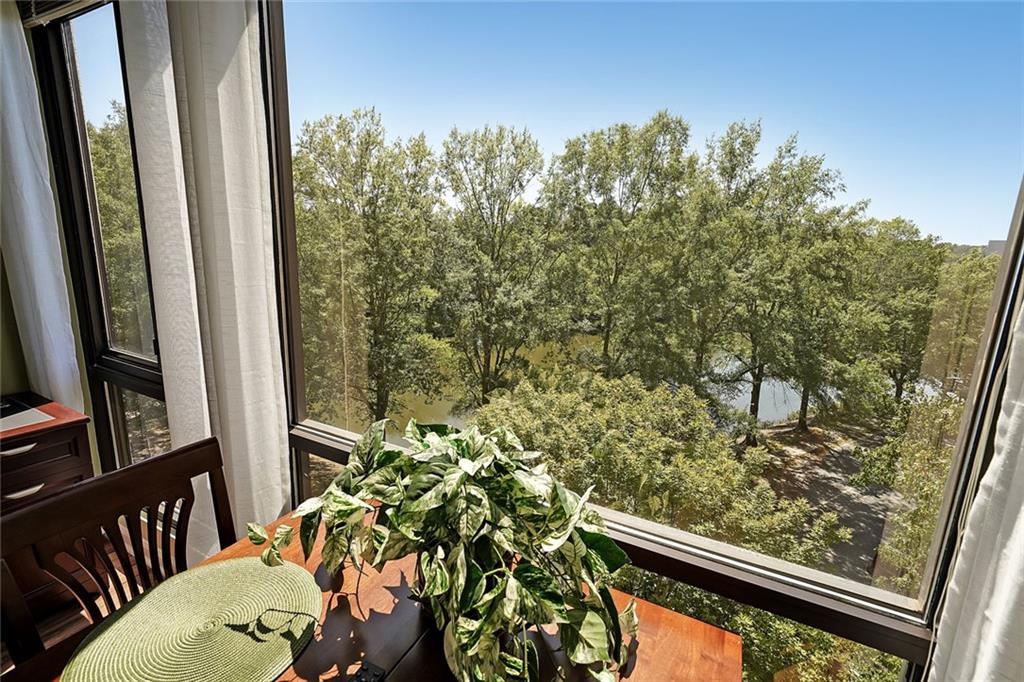 1800 Clairmont Lake A522