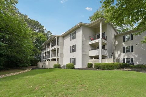 Photo of 1150 Collier Road NW #15J, Atlanta, GA 30318 (MLS # 7776744)
