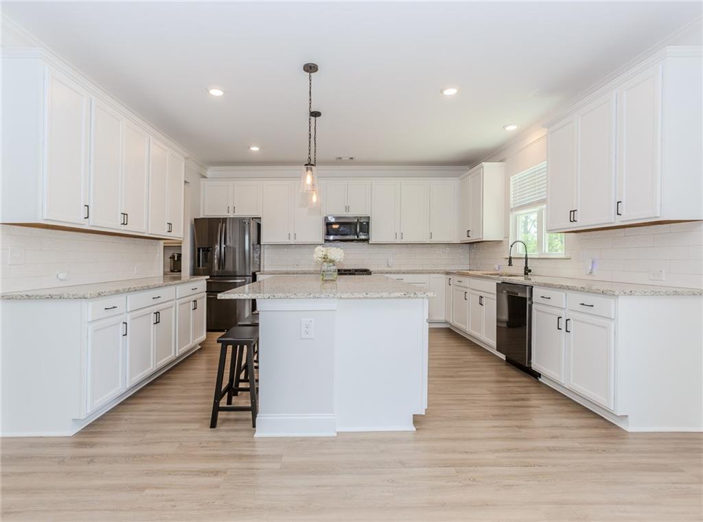6829 Benjamin Drive, Flowery Branch, Georgia image 14