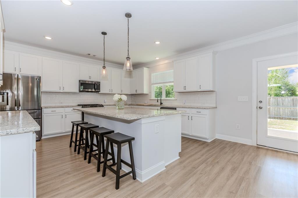 6829 Benjamin Drive, Flowery Branch, Georgia image 12