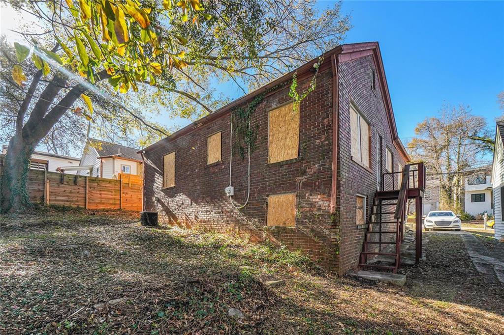 250 Mathewson Place SW