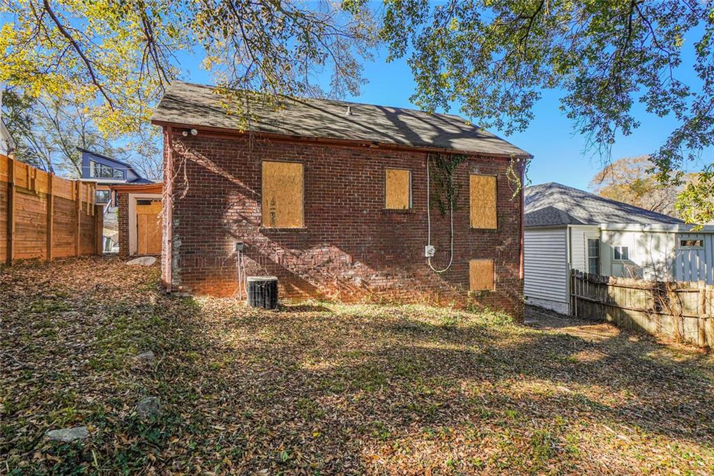 250 Mathewson Place SW