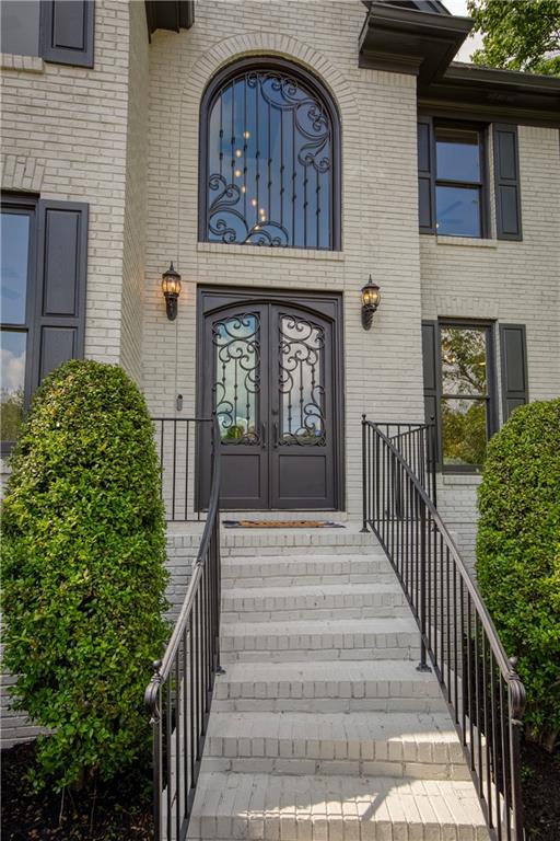 818 Forest Path Lane