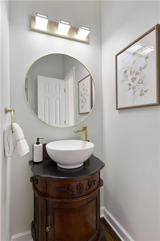 818 Forest Path Lane, Alpharetta, Georgia image 9