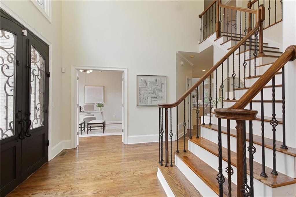 818 Forest Path Lane, Alpharetta, Georgia image 6