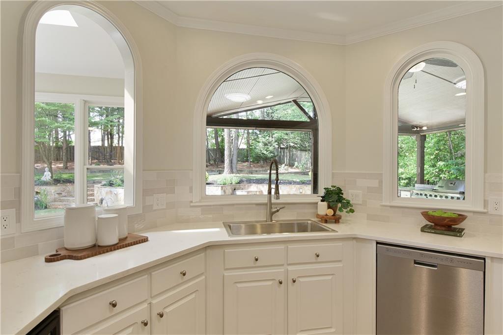 818 Forest Path Lane, Alpharetta, Georgia image 19