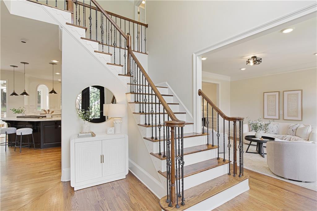 818 Forest Path Lane, Alpharetta, Georgia image 7