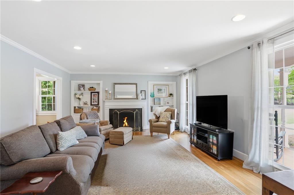 665 Iroquois Drive NE