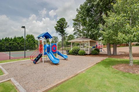 A home in Dacula