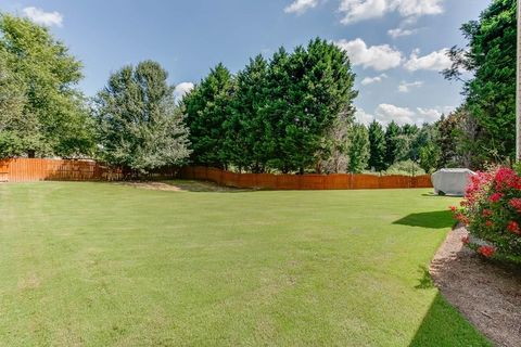 A home in Dacula