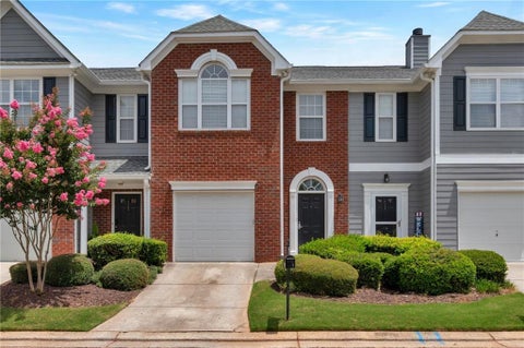 Townhouse For Sale - 6243 Shoreview Circle<br/> Flowery Branch, GA 30542