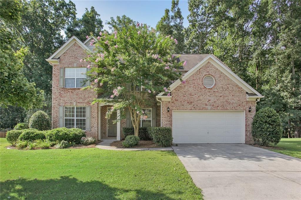 Don't miss this amazing opportunity to live in highly sought after Alpharetta, just minutes from The Avalon and charming Downtown Alpharetta. This beautiful traditional home features a spacious two-story great room with a clear view from the kitchen, perfect for everyday living and entertaining. You'll also find a separate dining room for special gatherings, and a convenient upstairs laundry room located near the primary suite. Enjoy access to the community pool and top-rated schools—this home truly has it all!