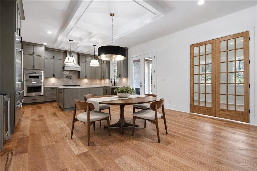 1696 Dunwoody Place NE