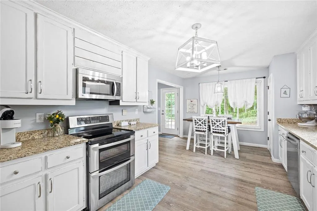 Flowery Branch, Georgia 30542, United States, 3 Bedrooms Bedrooms, ,2 BathroomsBathrooms,Residential,Active,178393