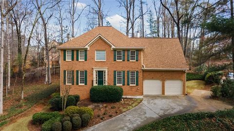 Homes For Sale - 110 N Bluff Blf<br/> Alpharetta, GA 30004