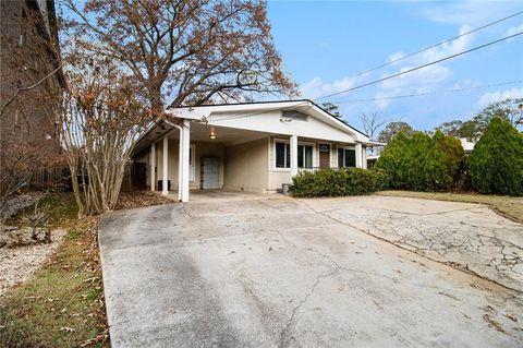 Photo of 1320 Windsor Parkway NE, Atlanta, GA 30319 (MLS # 7685667)