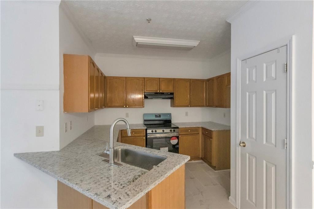 5090 Leeshire Trace, Tucker, Georgia image 6