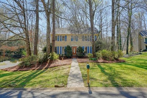 Photo of 4241 Glenforest Way NE, Roswell, GA 30075 (MLS # 7735631)