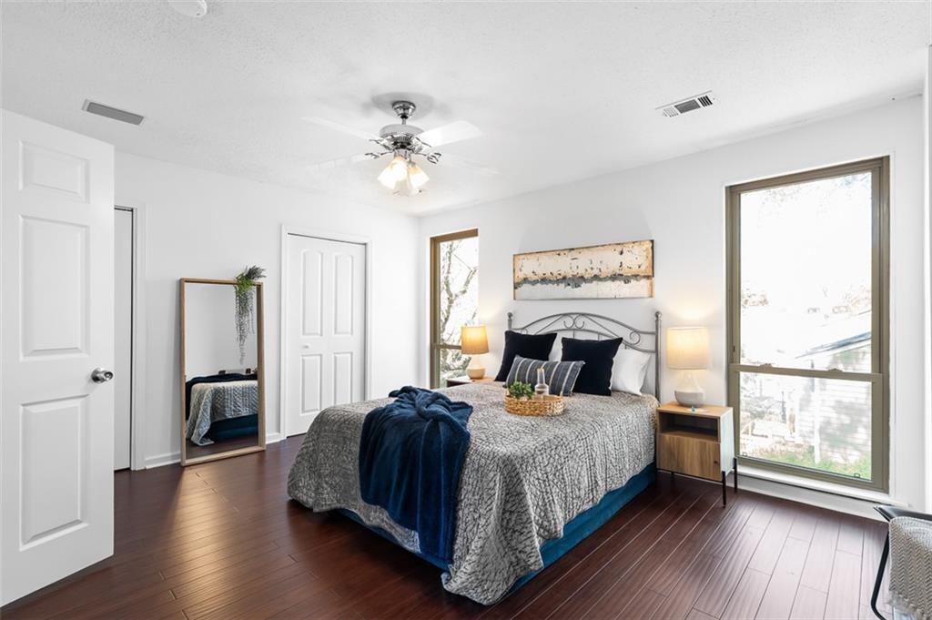 1127 Riverbend Club Drive SE