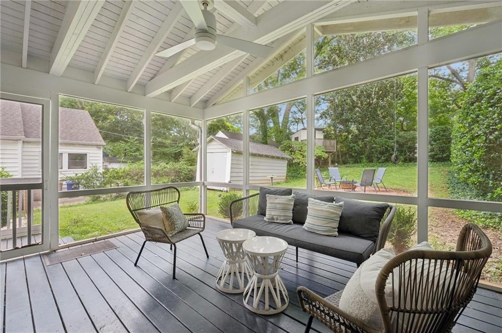 211 Greenwood Circle