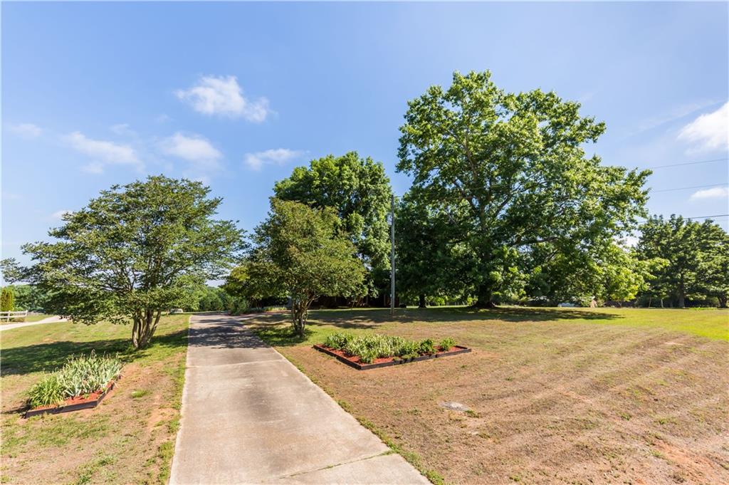 75 W Ridgeway Road