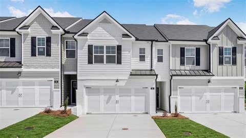 Townhouse For Sale - 216 Sound Circle<br/> Stockbridge, GA 30281
