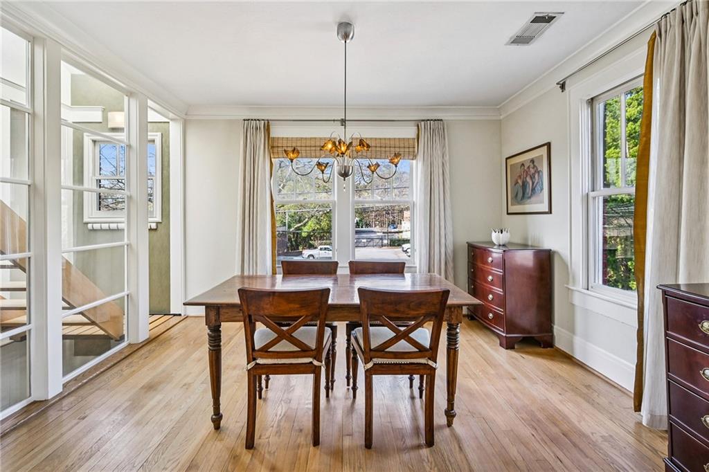 729 Virginia Circle NE