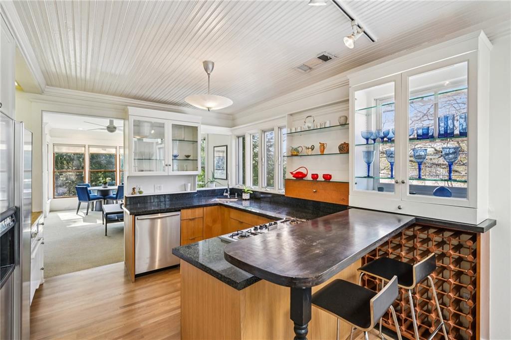 729 Virginia Circle NE