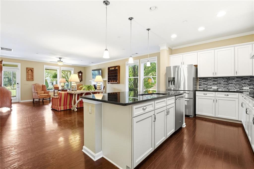 827 Rockford Commons Drive SW