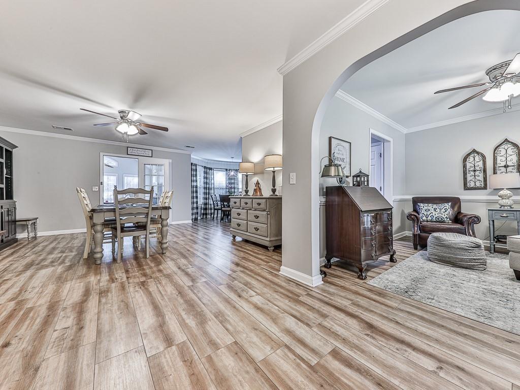 12 Leslie Cove SE