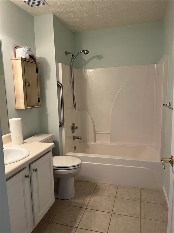 802 Village Place, Loganville, Georgia image 7