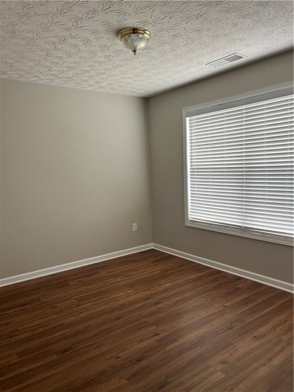 802 Village Place, Loganville, Georgia image 6